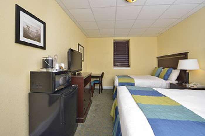 19 Atlantic Hotel Virginia Beach Room photo